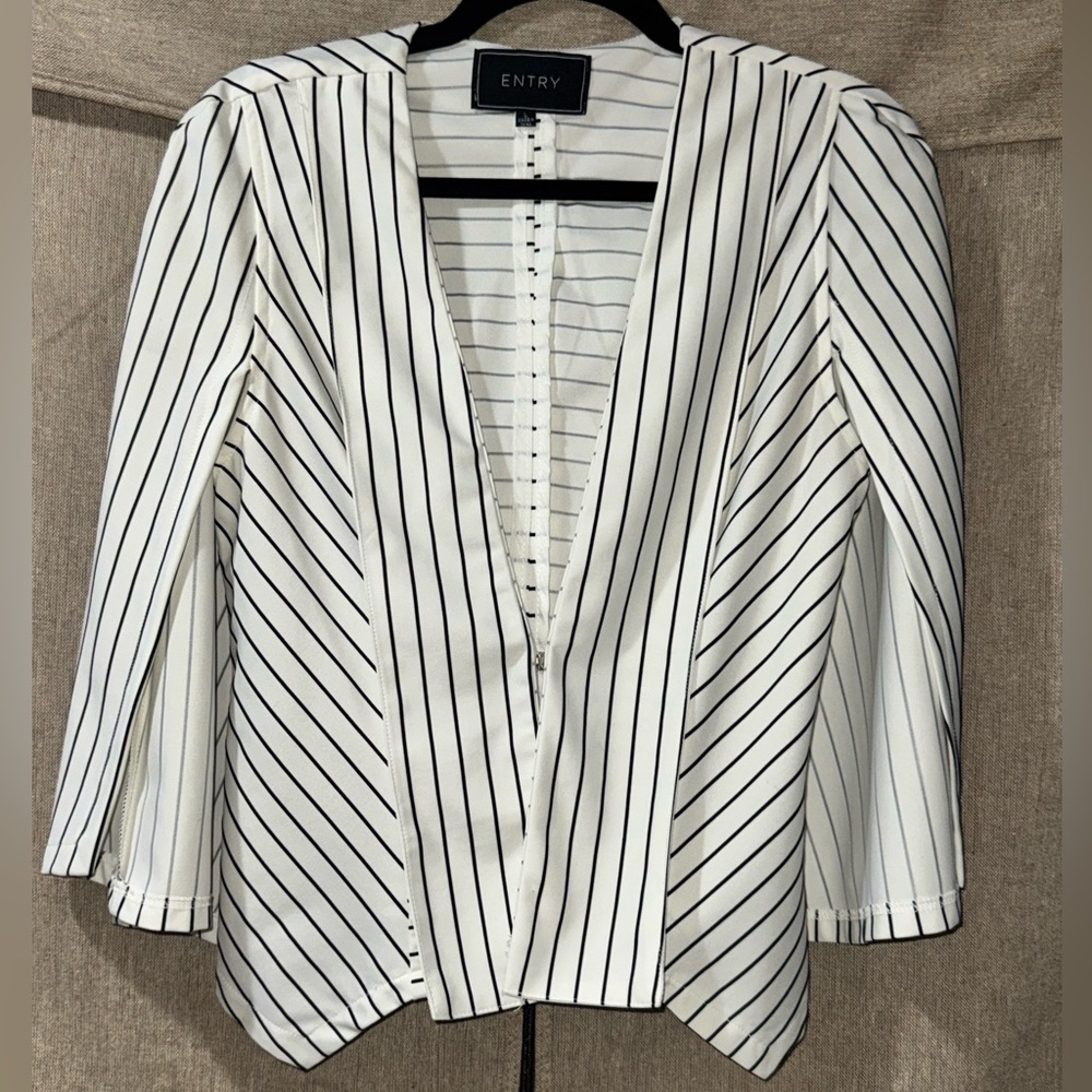 ENTRY Size L Black and White Striped Cape Blazer